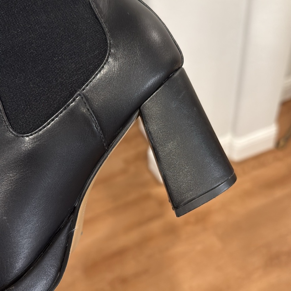 FRENCH CONNECTION FAUX LEATHER BOOTIES SIZE 7.5 - Picture 8 of 9